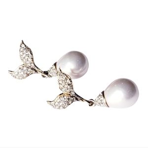 Yellow gold teardrop pearl earrings